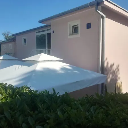 Apartmani Selce * סלצה